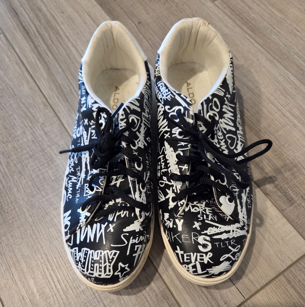 ALDO WOMEN'S BLACK ART SNEAKERS SIZE 9